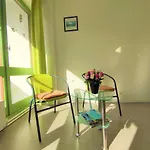 6 Et 4 Adresses A Mi-chemin Entre Le Vieux Port Et L Ile De Re Apartament La Rochelle (Charente-Maritime)