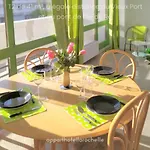 6 Appartements Et 4 Adresses A Mi-Chemin Entre Le Vieux Port Et L Ile De Re La Rochelle (Charente-Maritime)