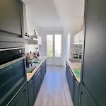 Apartament 6 Et 4 Adresses A Mi-chemin Entre Le Vieux Port Et L Ile De Re La Rochelle (Charente-Maritime)