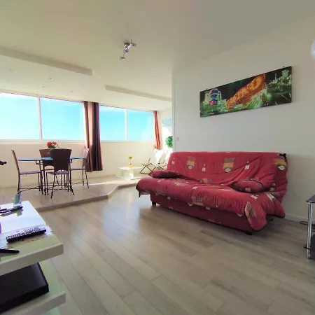 6 Et 4 Adresses A Mi-chemin Entre Le Vieux Port Et L Ile De Re Lejlighed