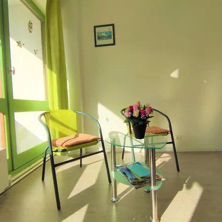 6 Et 4 Adresses A Mi-chemin Entre Le Vieux Port Et L Ile De Re Apartment La Rochelle (Charente-Maritime)