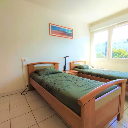 5 Indépendants Situés à Mi-chemin Entre Le Vieux Port Et Le Pont De L île De Ré