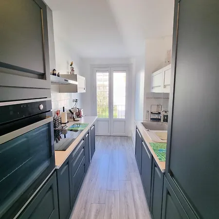 Lejlighed 6 Et 4 Adresses A Mi-chemin Entre Le Vieux Port Et L Ile De Re La Rochelle (Charente-Maritime)