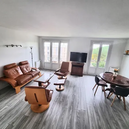 6 Et 4 Adresses A Mi-chemin Entre Le Vieux Port Et L Ile De Re Apartament