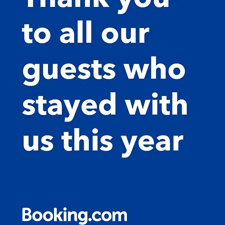 5 Indépendants Situés à Mi-chemin Entre Le Vieux Port Et Le Pont De L île De Ré La Rochelle (Charente-Maritime)