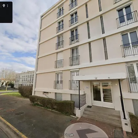 6 Appartements Et 4 Adresses A Mi-Chemin Entre Le Vieux Port Et L Ile De Re