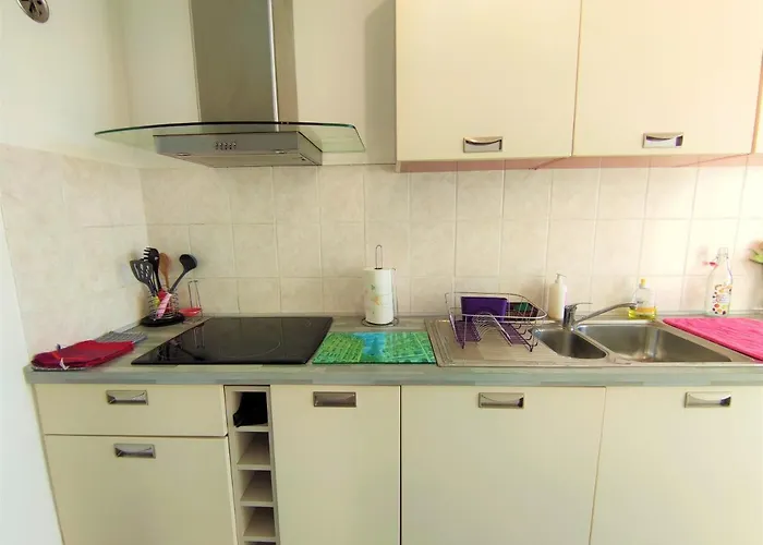 Apartamento 5 Indépendants Situés à Mi-chemin Entre Le Vieux Port Et Le Pont De L île De Ré La Rochelle (Charente-Maritime)