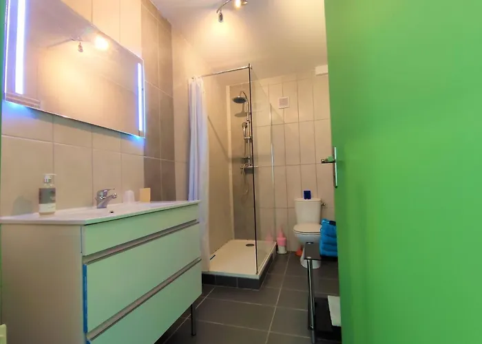 5 Indépendants Situés à Mi-chemin Entre Le Vieux Port Et Le Pont De L île De Ré Apartamento