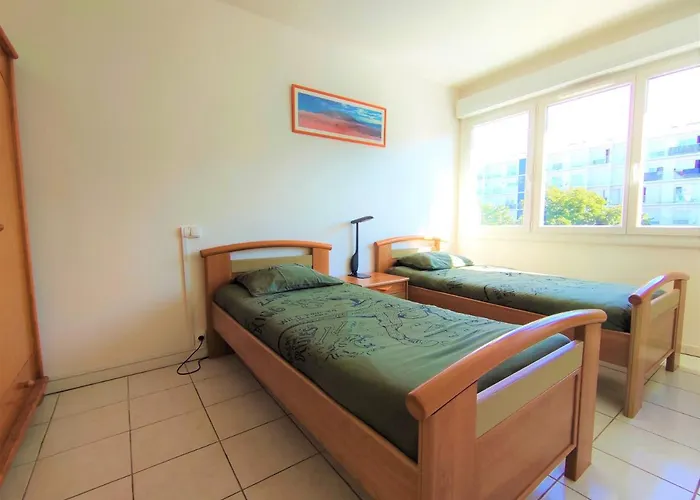 5 Indépendants Situés à Mi-chemin Entre Le Vieux Port Et Le Pont De L île De Ré