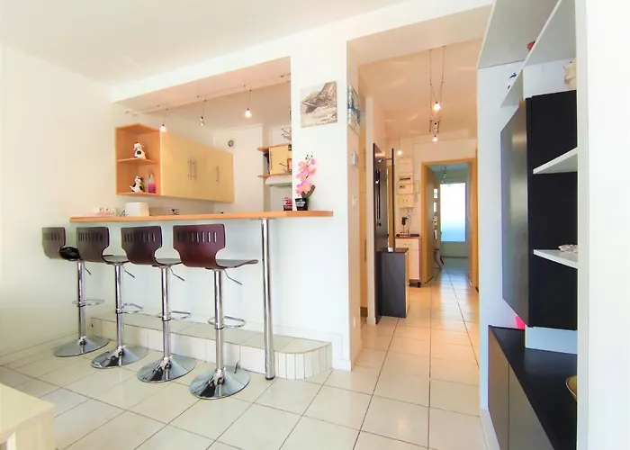 5 Indépendants Situés à Mi-chemin Entre Le Vieux Port Et Le Pont De L île De Ré Apartamento La Rochelle (Charente-Maritime)