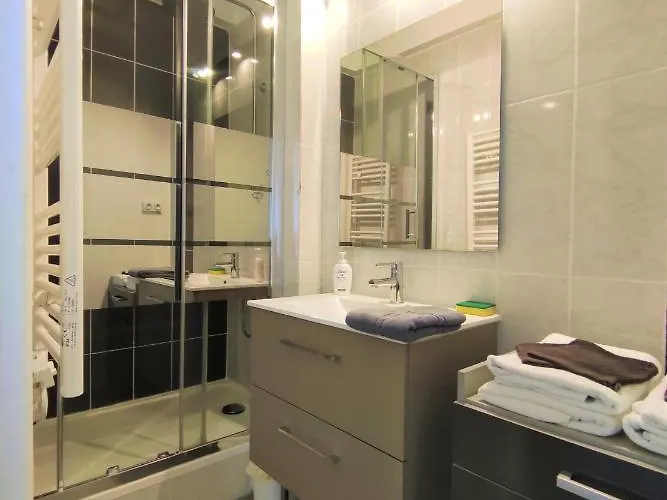 5 Indépendants Situés à Mi-chemin Entre Le Vieux Port Et Le Pont De L île De Ré Apartamento *