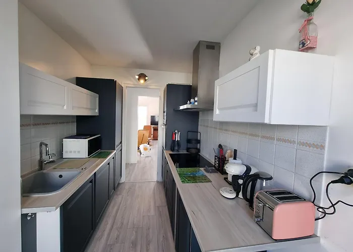 5 Indépendants Situés à Mi-chemin Entre Le Vieux Port Et Le Pont De L île De Ré Apartamento