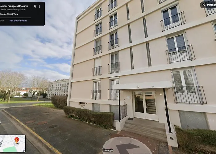 5 Indépendants Situés à Mi-chemin Entre Le Vieux Port Et Le Pont De L île De Ré